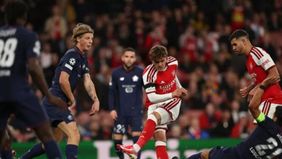 Bek sayap Timnas Indonesia, Calvin Verdonk mencatatkan sejarah dengan menjadi pemain Indonesia pertama yang tampil di UEFA Champions League.
