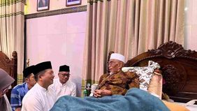 Ulama besar yang dihormati masyarakat Nusa Tenggara Barat (NTB), TGH. Lalu Muhammad Turmudzi Badaruddin atau yang dikenal sebagai Tuan Guru Bagu, meninggal dunia di Rumah Sakit Umum Daerah (RSUD) NTB pada Kamis, 15 Oktober 2026.

