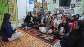 Bagi pengusaha kecil, tambahan modal bisa berarti banyak hal. Bisa berarti stok dagangan yang kembali penuh, bahan baku yang bisa dibeli tanpa menunggu uang berputar.