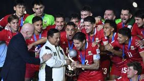 Sebuah unggahan di Facebook mengklaim Presiden Prabowo Subianto memberikan bonus uang tunai sebesar Rp5 triliun dan satu mobil kepada setiap pemain Tim Nasional (Timnas) Indonesia setelah menjuarai FIFA ASEAN Cup 2026.