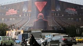 Pemerintah Amerika Serikat menjatuhkan sanksi terkait Iran kepada 16 individu dan 11 perusahaan. Informasi tersebut disampaikan Departemen Keuangan AS pada Kamis, 15 Oktober 2026.