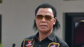 Kuasa Hukum Rosario de Marshall alias Hercules mendatangi Gedung Merah Putih Komisi Pemberantasan Korupsi (KPK) untuk menyerahkan uang senilai Rp800 juta. 