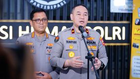 Polri mengimbau masyarakat untuk meningkatkan kewaspadaan terhadap berbagai modus judi online atau perjudian daring yang berisiko menimbulkan kerugian finansial hingga merusak hubungan keluarga.