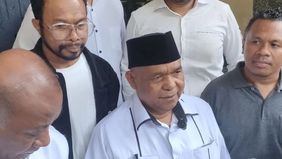 Kuasa hukum keluarga almarhum Bharatu Laurentius Fernandez Lawai, Petrus Bala Pattyona, membeberkan sejumlah temuan baru yang menguatkan kecurigaan adanya kejanggalan dalam insiden penembakan yang menewaskan kliennya di Markas Direktorat Polisi Udara
