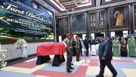 Prabowo Subianto menghadiri persemayaman Almarhum Jenderal TNI (Purn) Subagyo Hadi Siswoyo di Markas Besar Angkatan Darat (Mabesad), Jakarta, pada Selasa, 20 Oktober 2026.