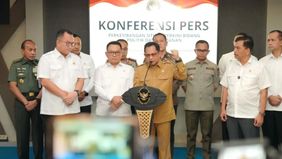 Menteri Dalam Negeri (Mendagri) Muhammad Tito Karnavian menegaskan komitmen penuh pemerintah dalam menangani bencana kebakaran hutan dan lahan (karhutla) meskipun harus menghadapi berbagai tantangan berat di lapangan.