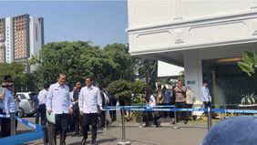 Sarmuji mengatakan telah menyiapkan data untuk disampaikan kepada Prabowo. Namun, Sarmuji mengatakan akan menyampaikan laporan tersebut jika mendapat kesempatan.