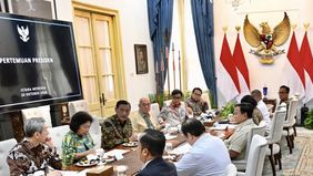 Prabowo Subianto menerima laporan Dewan Ekonomi Nasional (DEN) dalam pertemuan di Istana Merdeka, Jakarta, pada Selasa, 20 Oktober 2026
