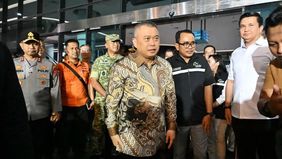 Menteri Perhubungan (Menhub) Dudy Purwagandhi memberikan instruksi tegas untuk mengambil langkah cepat dalam menangani insiden kebakaran yang menimpa Kapal Motor Penumpang (KMP Batumandi) di alur masuk Pelabuhan Merak, Cilegon, Banten.