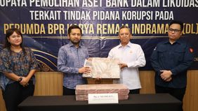 Kejaksaan Negeri (Kejari) Indramayu secara resmi menyerahkan uang hasil sita lelang perkara korupsi Perumda BPR Karya Remaja Indramayu (KRI) kepada Lembaga Penjamin Simpanan (LPS), hasil sita lelang tersebut sebesar Rp2,78 M.