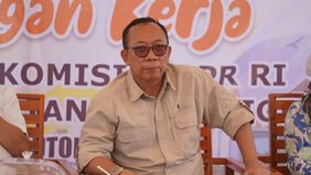 Wakil Ketua Komisi V DPR RI, Ridwan Bae, mendorong Pemerintah Kabupaten Muna, Sulawesi Tenggara, memanfaatkan kunjungan Sekretaris Jenderal Kementerian Transmigrasi (Kementrans), Edy Gunawan, bersama jajaran direktur untuk memperjuangkan kebutuhan ma