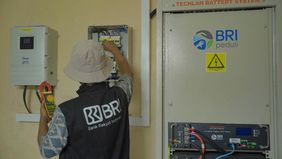 PT Bank Rakyat Indonesia (Persero) Tbk melalui program Tanggung Jawab Sosial dan Lingkungan (TJSL) BRI Peduli terus memperluas akses energi bersih melalui Program Energi Surya untuk Pedesaan dan Pemulihan Pascabencana.