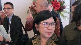 Gubernur Bank Indonesia (BI), Destry Damayanti, mengungkapkan rencana strategis BI untuk memanfaatkan data transaksi Quick Response Code Indonesian Standard (QRIS) sebagai salah satu acuan utama dalam penilaian kelayakan kredit (credit scoring).