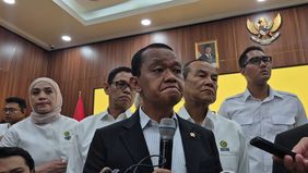 Menteri Koordinator Bidang Hilirisasi dan Transisi Energi sekaligus Menteri Energi dan Sumber Daya Mineral (ESDM) Bahlil Lahadalia merespons Singapura terkait pernyataan Perdana Menteri (PM) Lawrence Wong mengenai kebijakan Indonesia memangkas ekspor