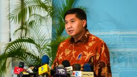 Sebanyak 34 usaha mikro, kecil, dan menengah (UMKM) produsen genteng di Majalengka, Jawa Barat, menyiapkan 2,4 juta genteng tanah liat untuk mendukung program gentengisasi. 
