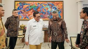 Gubernur DKI Jakarta, Pramono Anung menegaskan Pemerintah Provinsi (Pemprov) DKI Jakarta akan mengikuti keputusan pemerintah pusat terkait rencana penerbitan obligasi daerah senilai Rp5,6 triliun.