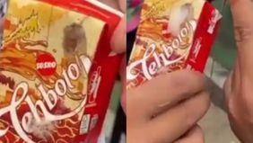 PT Sinar Sosro menanggapi terkait kemunculan sebuah unggahan yang beredar di sosial media, mengenai produk kemasan teh botol yang diduga berisi sabun dan berbusa pada saat aksi demo 28 Oktober di Bundaran HI.