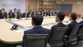 Pemerintah Singapura memanggil sejumlah petinggi perusahaan untuk membahas penyelidikan kebakaran yang diduga menjadi penyebab kabut asap lintas batas