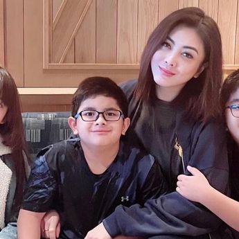 Usai Lebaran, Anak Bungsu Dhena Devanka Dirawat Positif Demam Berdarah