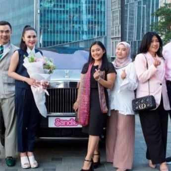 Vellfire dan Lexus Putih Milik Suami Artis Sandra Dewi Disita Kejaksaan