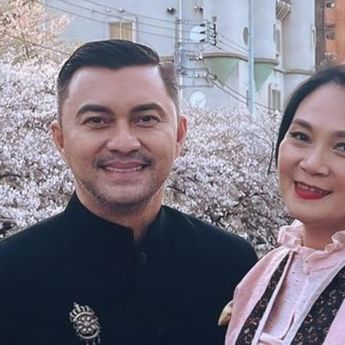 Potret Kemesraan Anjasmara dan Dian Nitami di Usia Pernikahan 25 Tahun