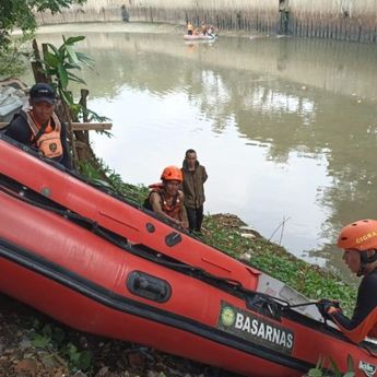 Tim SAR Belum Temukan 2 Remaja yang Tenggelam di Sungai Ciliwung 