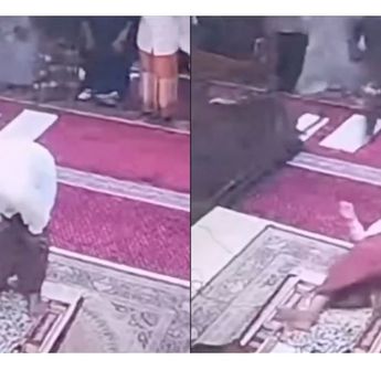 Viral Imam Masjid Wafat Saat Pimpin Sholat, Warganet: Sebaiknya Sholat Tetap Dilanjutkan