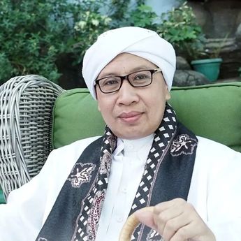 Wanda Hara Pakai Cadar Hadiri Kajian, Ini Kata Buya Yahya Soal Pria Menyerupai Wanita