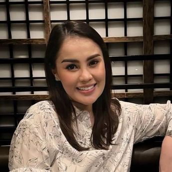 Geger Jennifer Dunn Pamer Dipijat Suami dengan Busana Setengah Telanjang 