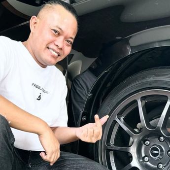 Sule Jual Mustang dan Porsche, Ada Apa?