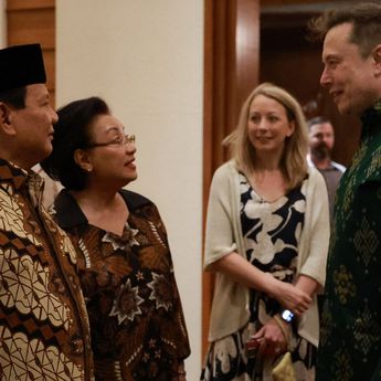 Kompak Pakai Batik, Prabowo Temui Elon Musk di Bali