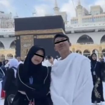 Viral Cowok Bawa Pacar ke Mekkah, Netizen: Malaikat Gimana Ya Catatnya?