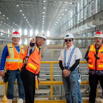 Tony Wenas Cek Kesiapan Smelter Freeport Gresik, Siap Beroperasi Juni 2024