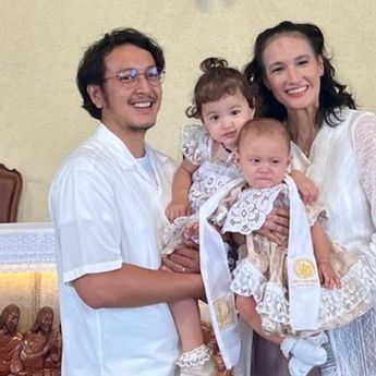 Lahir Diazani Gede Dibaptis, Netizen Kritik Parenting Dimas Anggara dan Nadine Chandrawinata