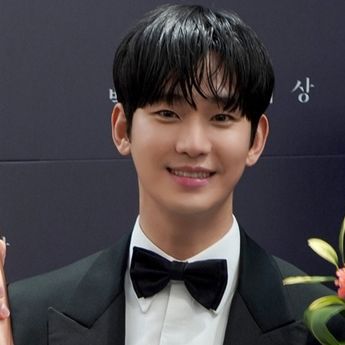 Super Spesial, Rumor Kim Soo Hyun akan Boyong Band dan Nyanyi di Fan Meeting Jakarta