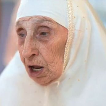 Jemaah Haji Tertua di Dunia Usia 130 Tahun, Disambut Hangat Bak Ratu