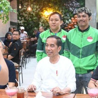 Malam-malam Jokowi Datangi Mal di Palangkaraya
