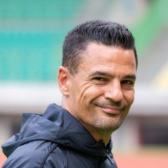 Carlos Pena Resmi Jadi Pelatih Persija Jakarta 