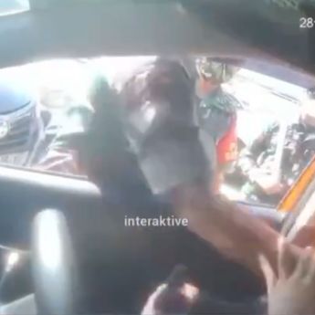 Viral Aksi Kekerasan 3 Oknum TNI AU Kepada Driver Taksi Online, Piting Korban hingga Minta Tolong