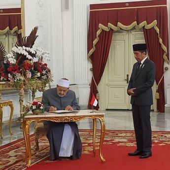 Momen Jokowi Terima Kunjungan Grand Syekh Al-Azhar di Istana