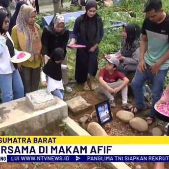 Suasana Haru Iringi Doa Bersama dan Tabur Bunga di Makam Afif Maulana