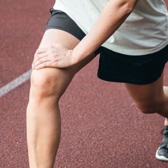 Viral Gerbang Kuil Sakral Dijadikan Tempat Pull-Up Turis