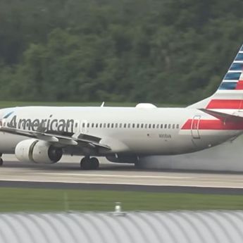 Ngeri! Ban Pesawat Boeing American Airlines Meledak dan Terbakar saat Lepas Landas