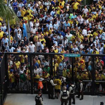 Ricuh di Depan Pintu Masuk, Kick Off Argentina vs Kolombia di Final Copa America 2024 Molor: Anak-anak Menangis Ketakutan  