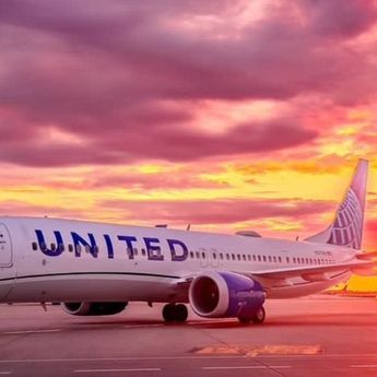 Pesawat United Airlines Mendarat Darurat di Orlando Setelah Penumpang Gigit Pramugari