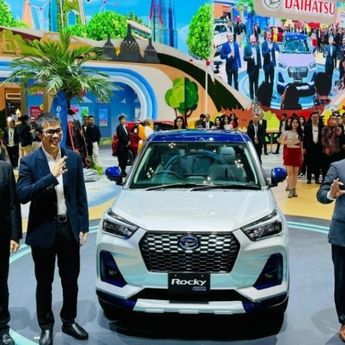 Rocky Hybrid Hadir Semarakkan Booth Daihatsu di GIIAS 2024