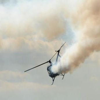 Ngeri! Helikopter Wisata Kembali Terjerat Tali Layang-Layang di Bali