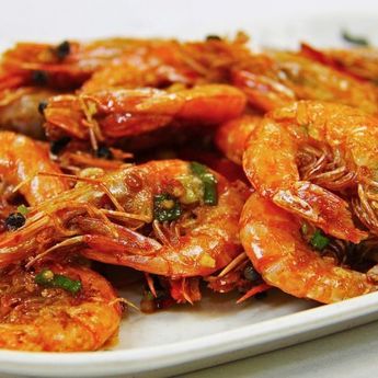 Anak Kos Kena Tegur Penghuni Lain Gegara Masak Udang: Gak Semua Mampu Beli Udang!