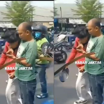 Gak Ada Akhlak! Pelajar Nenteng Celurit 2 Meter di Depan Warga