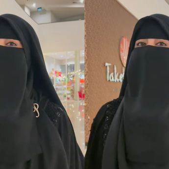 Umi Pipik Bereaksi Lihat Wanda Hara Pakai Hijab dan Cadar Saat Kajian Ustaz Hanan Attaki